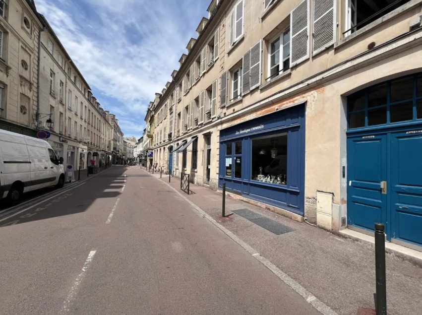 Boutique-65m²-Quartier Château-rue Coches (photo 7)